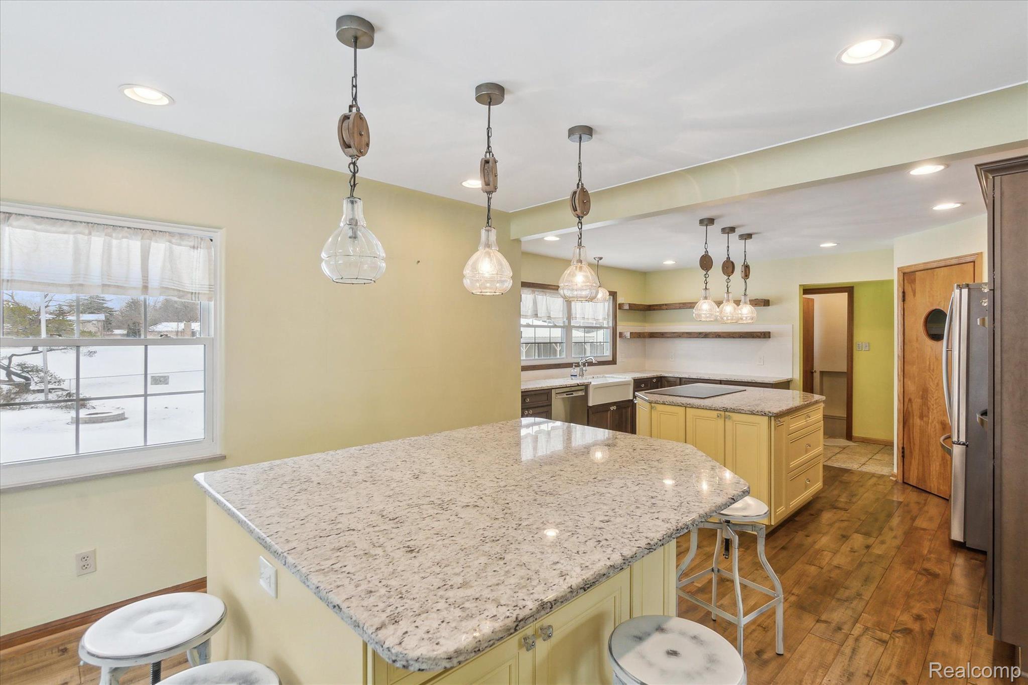6421 Fenton Road Flint, MI 48507 - Photo 11 of 58