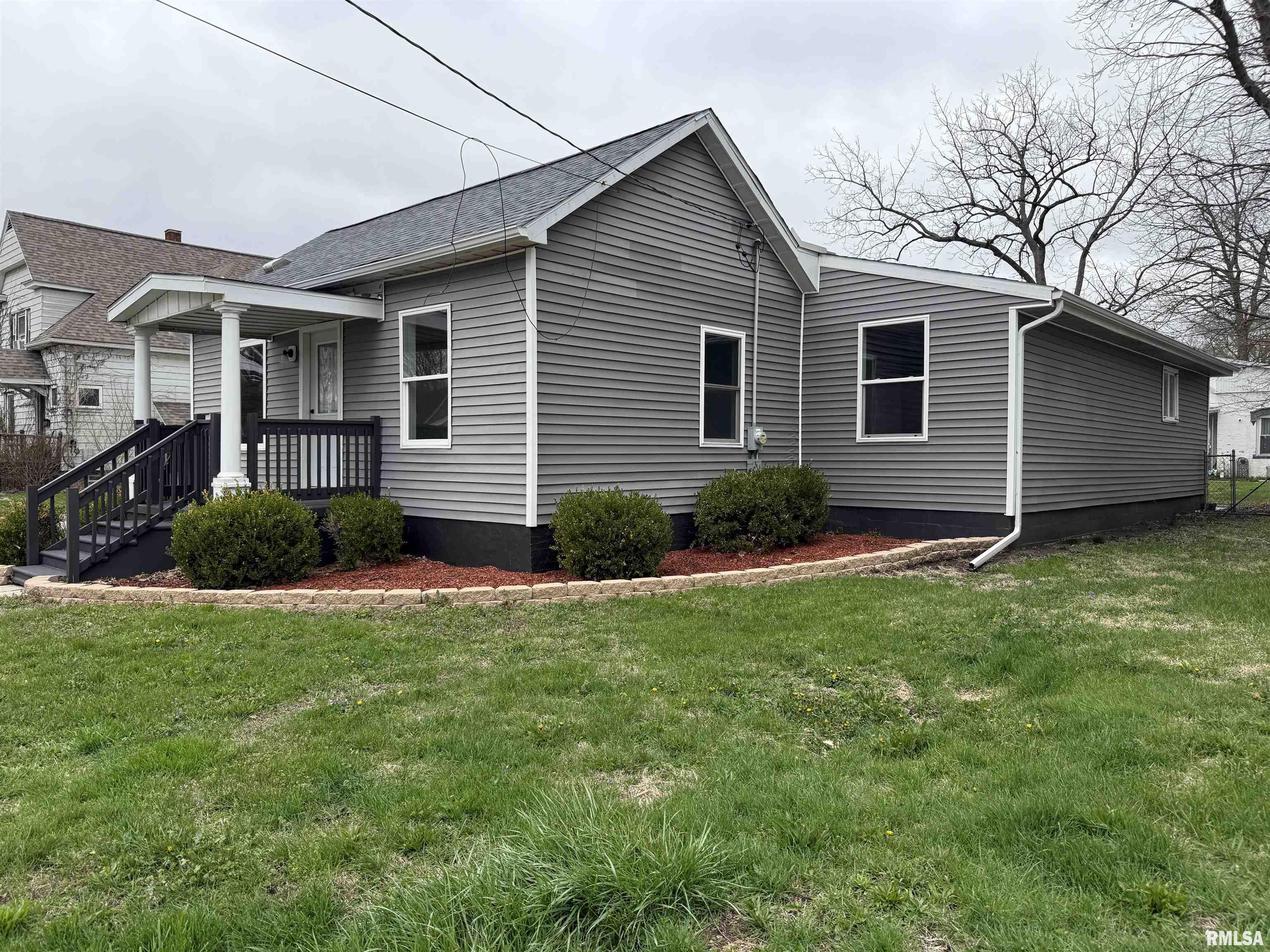233 West Spruce Street Canton, IL 61520 - Photo 5 of 38