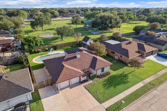 $299,900 | 3313 Park Dale Drive, Deer Park, TX 77536