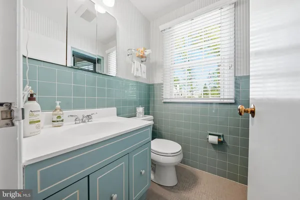 $945,000 | 388 Castlewood Drive, Devon, PA 19333