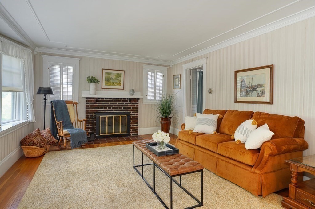 62 Robbins Road Arlington, MA 02476 - Photo 5 of 29