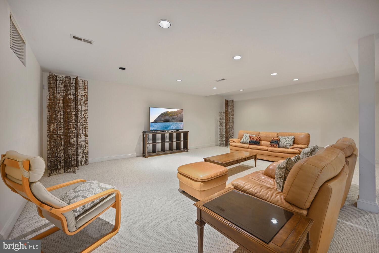 7401 Honesty Way Bethesda, MD 20817 - Photo 38 of 54 a living room with furniture