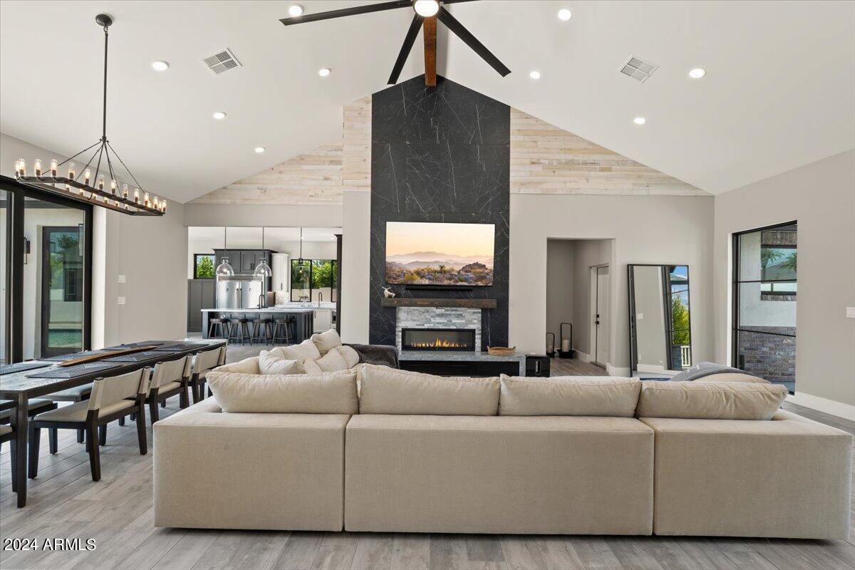 4137 East Earll Drive Phoenix, AZ 85018 - Photo 11 of 54 17-Great Room