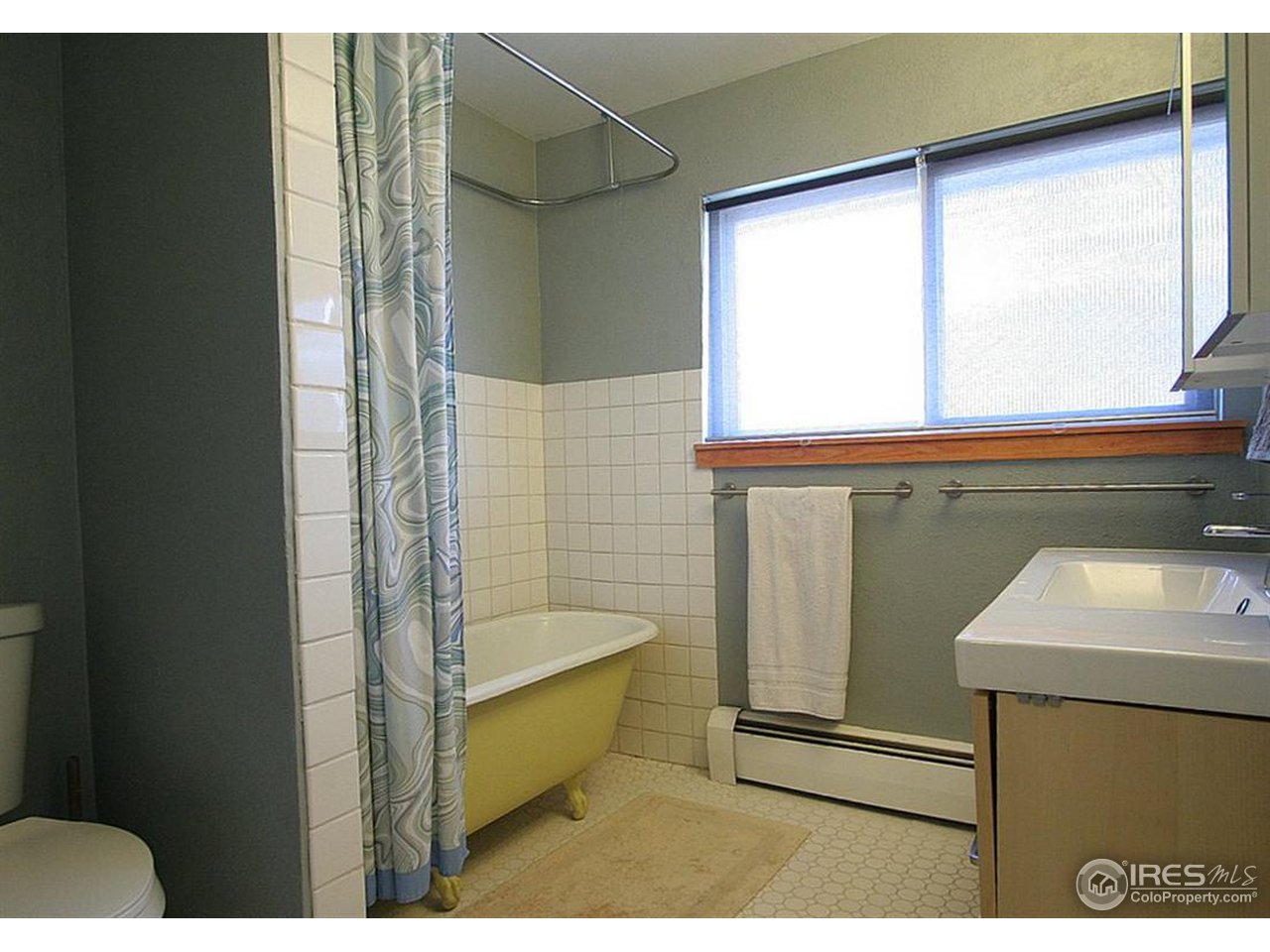 800 Yale Road Boulder, CO 80305 - Photo 12 of 25 Updated Upstairs Bath