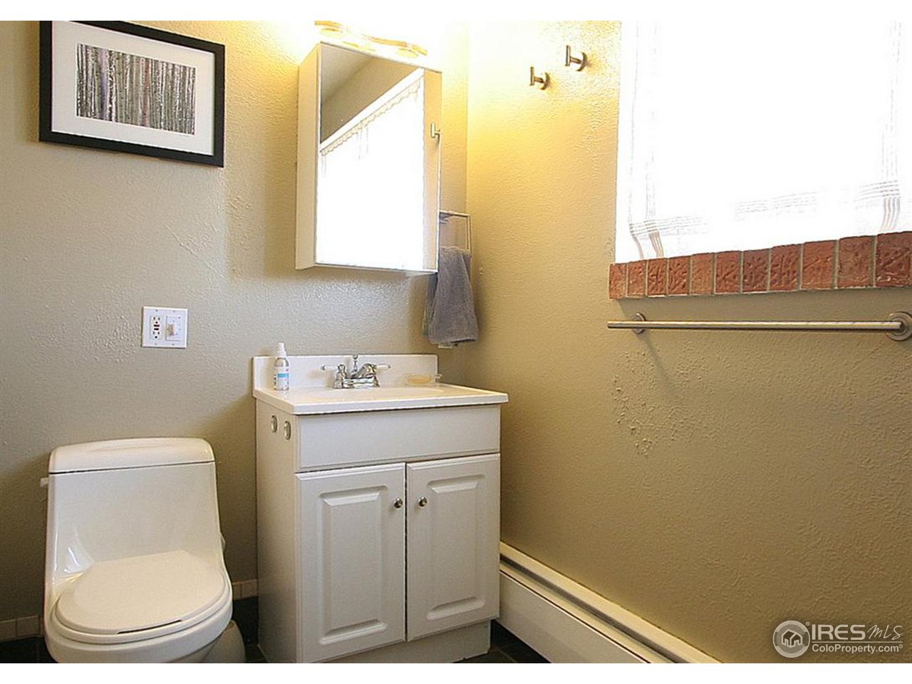 800 Yale Road Boulder, CO 80305 - Photo 17 of 25 Lower Level Updated 3/4 Bathroom