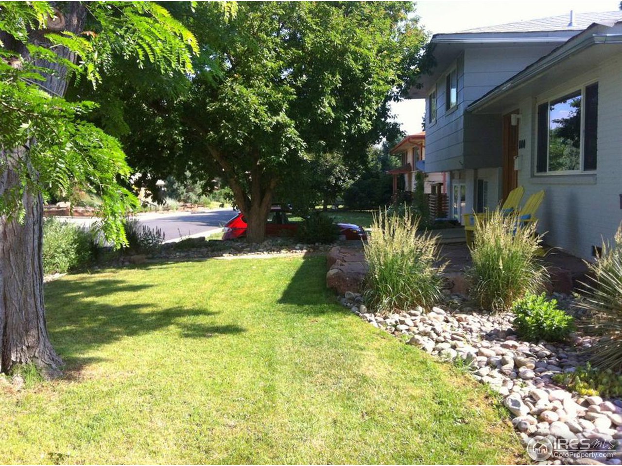 800 Yale Road Boulder, CO 80305 - Photo 3 of 25 Lush green lawn, come spring