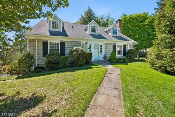 $1,825,000 | 9 Overlook Terrace, Short Hills, NJ 07078
