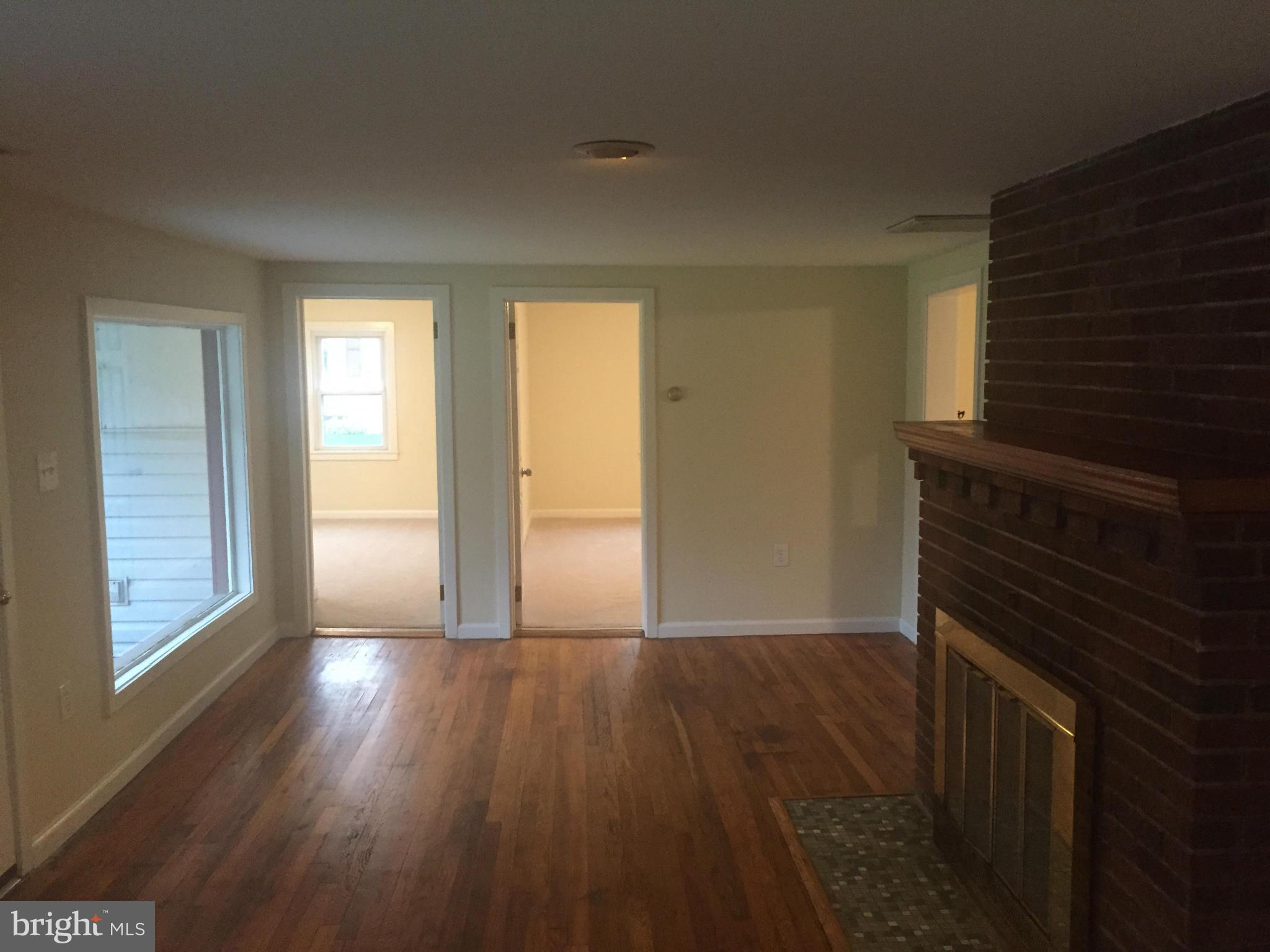 10516 Powell Road Thurmont, MD 21788 - Photo 10 of 30 Living Room