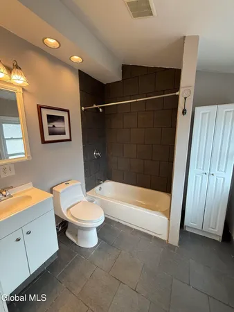 $3,000 | 1960 Eastern Parkway, Schenectady, NY 12309