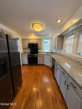 $3,000 | 1960 Eastern Parkway, Schenectady, NY 12309