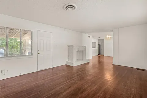 $298,000 | 4509 Donnelly Avenue, Fort Worth, TX 76107