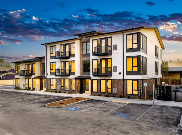 $339,000 | 2312 Broadway Avenue, Unit A102, Boise, ID 83706