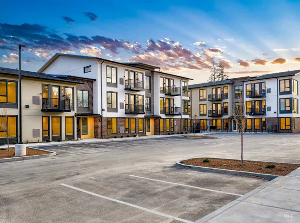 $339,000 | 2312 Broadway Avenue, Unit A102, Boise, ID 83706