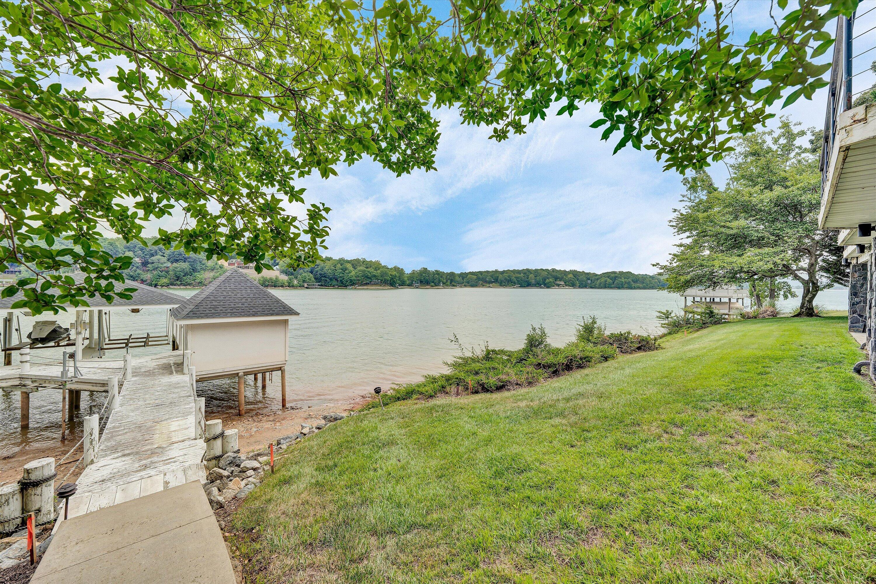 2455 Merriman Way Road Moneta, VA 24121 - Photo 69 of 83 67-DSC00538