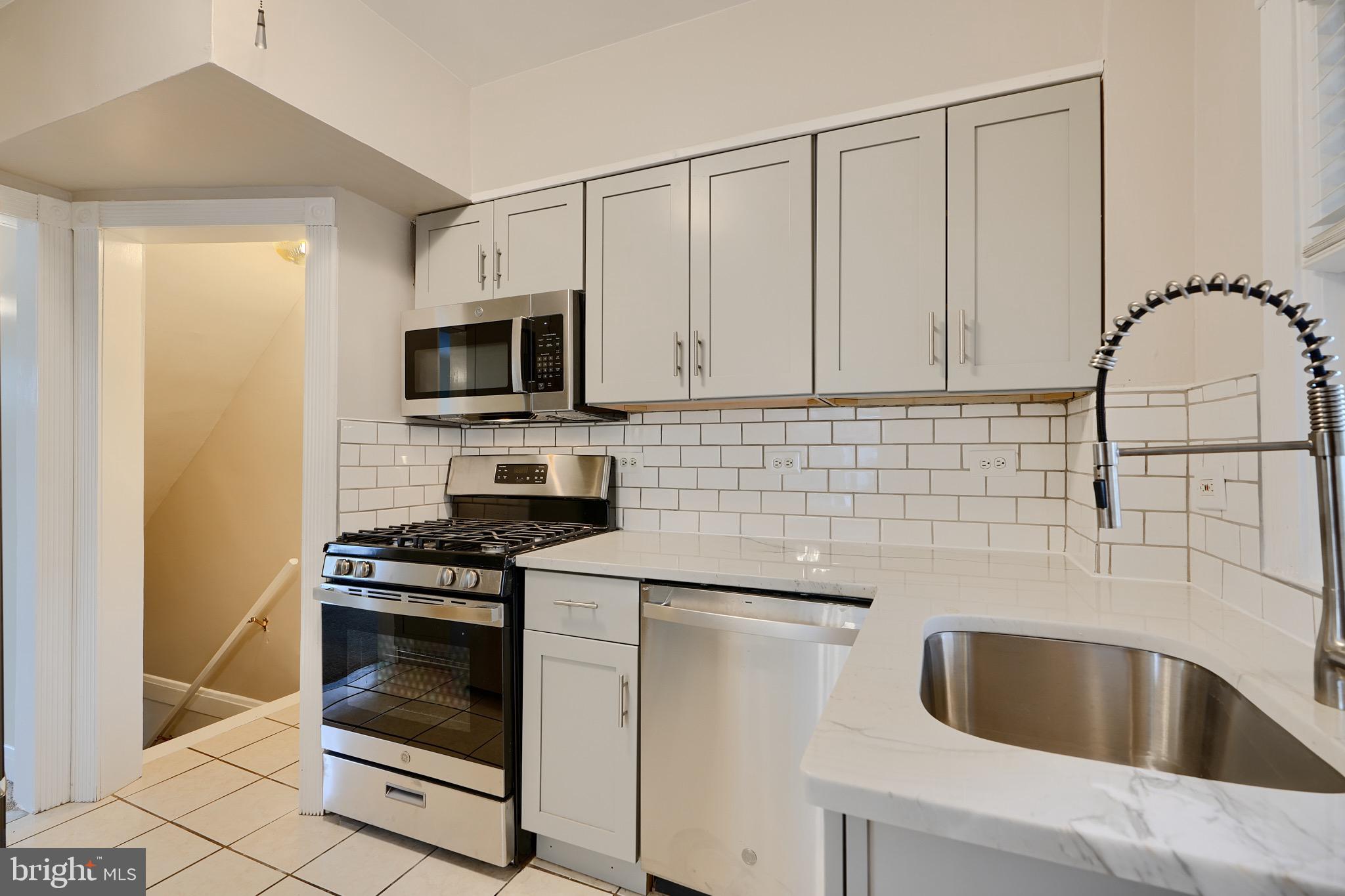 14 Briarwood Road Baltimore, MD 21228 - Photo 8 of 30 Newly updated kitchen