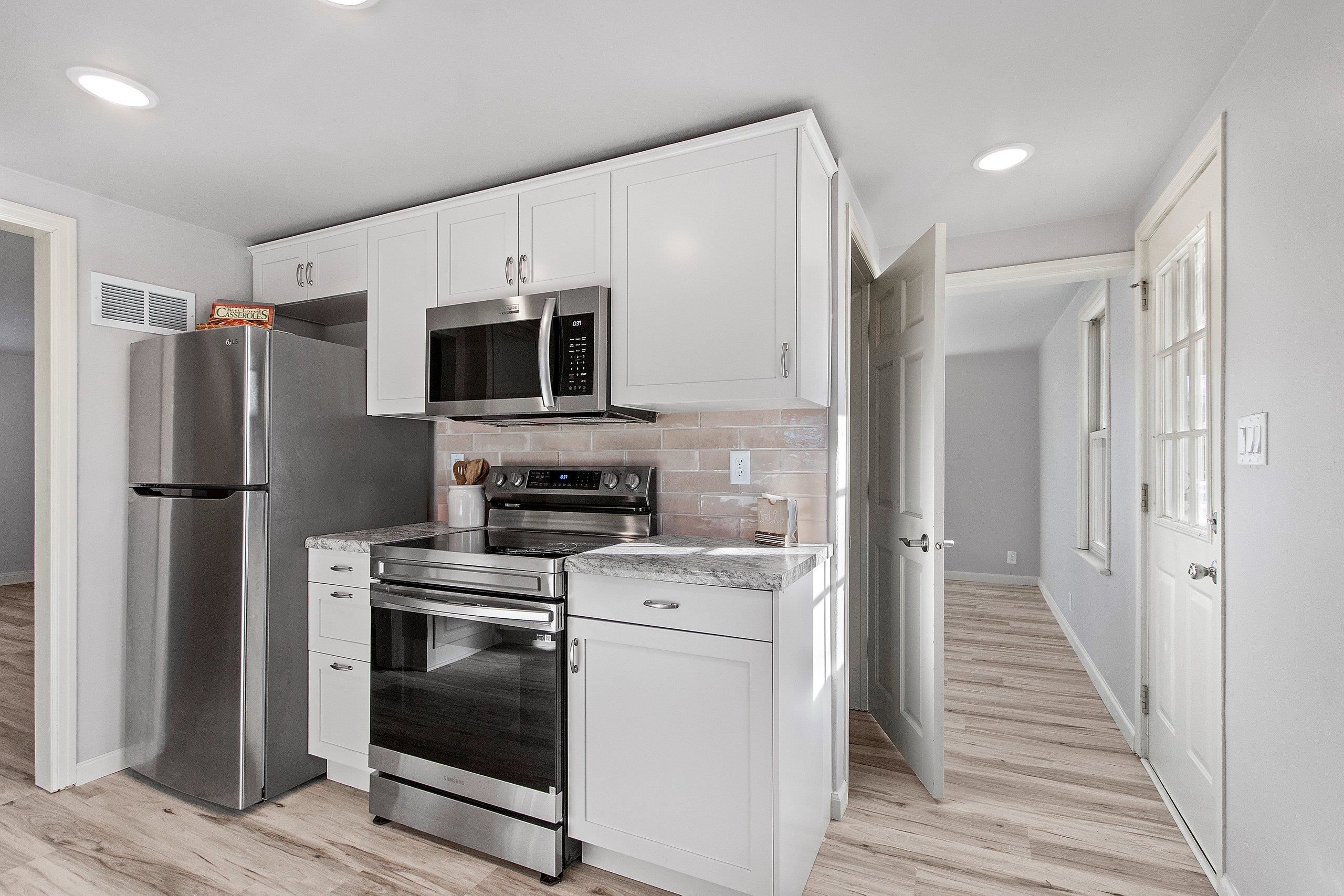 904 North Gillett Street Appleton, WI 54914 - Photo 12 of 37