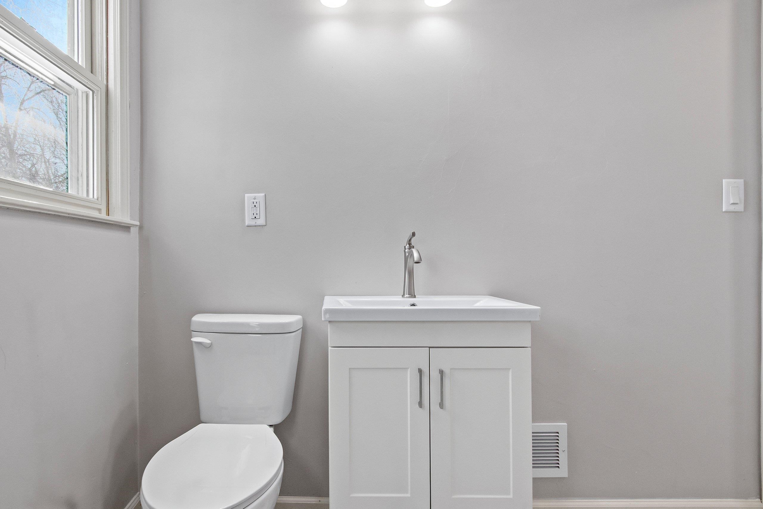 904 North Gillett Street Appleton, WI 54914 - Photo 21 of 37