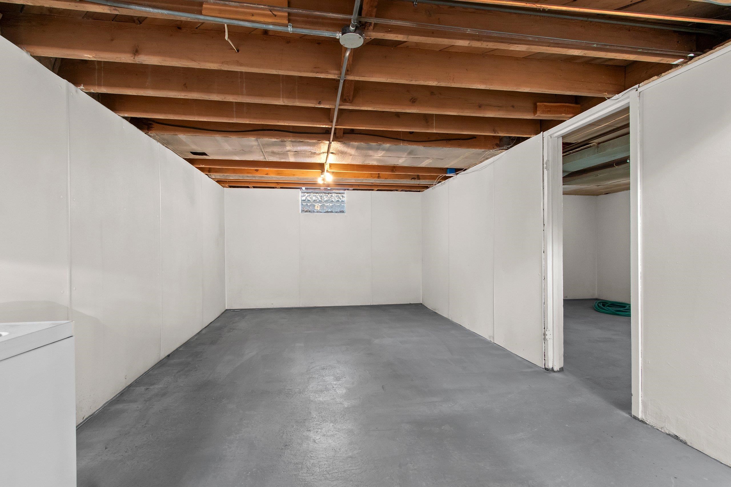 904 North Gillett Street Appleton, WI 54914 - Photo 32 of 37