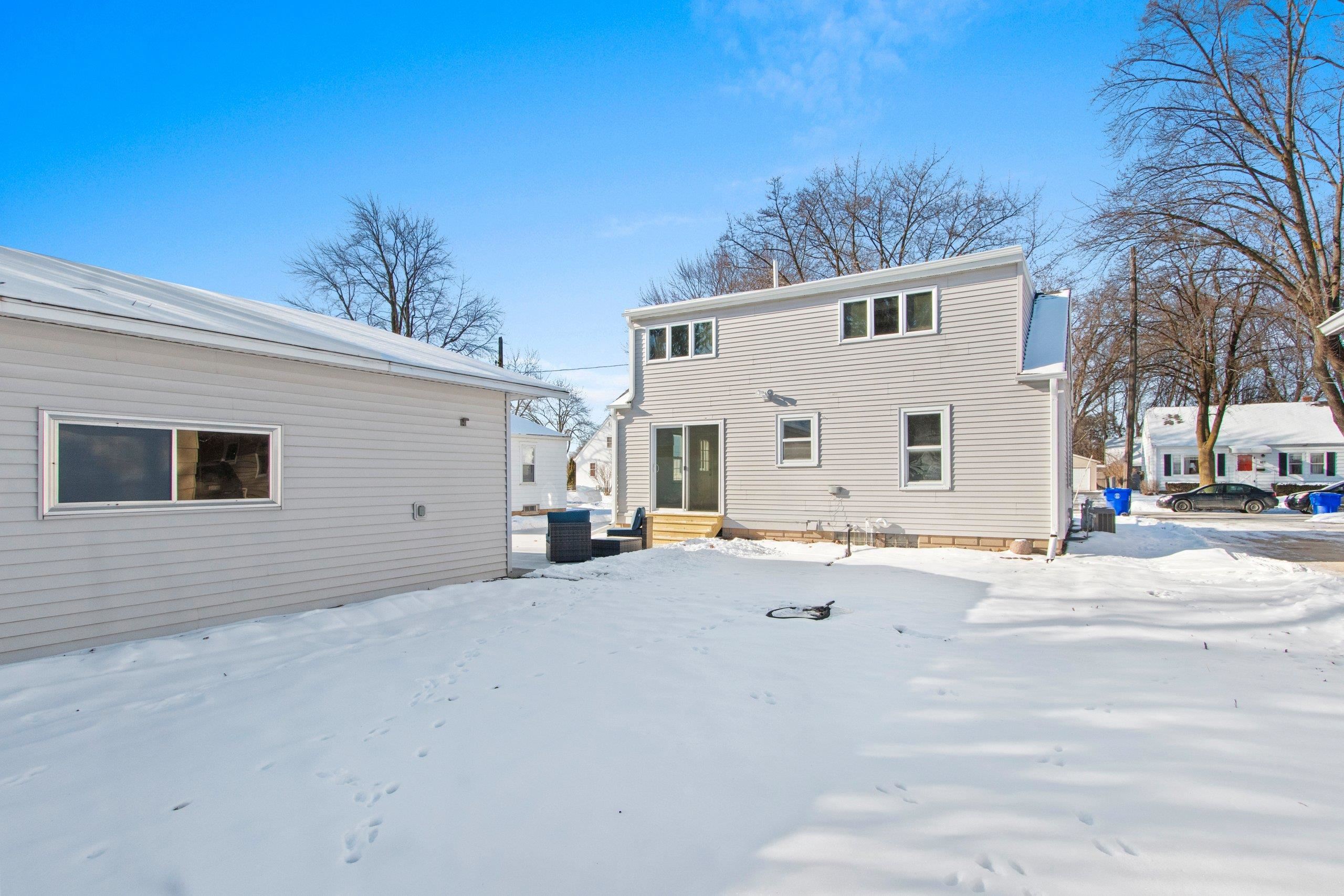 904 North Gillett Street Appleton, WI 54914 - Photo 34 of 37