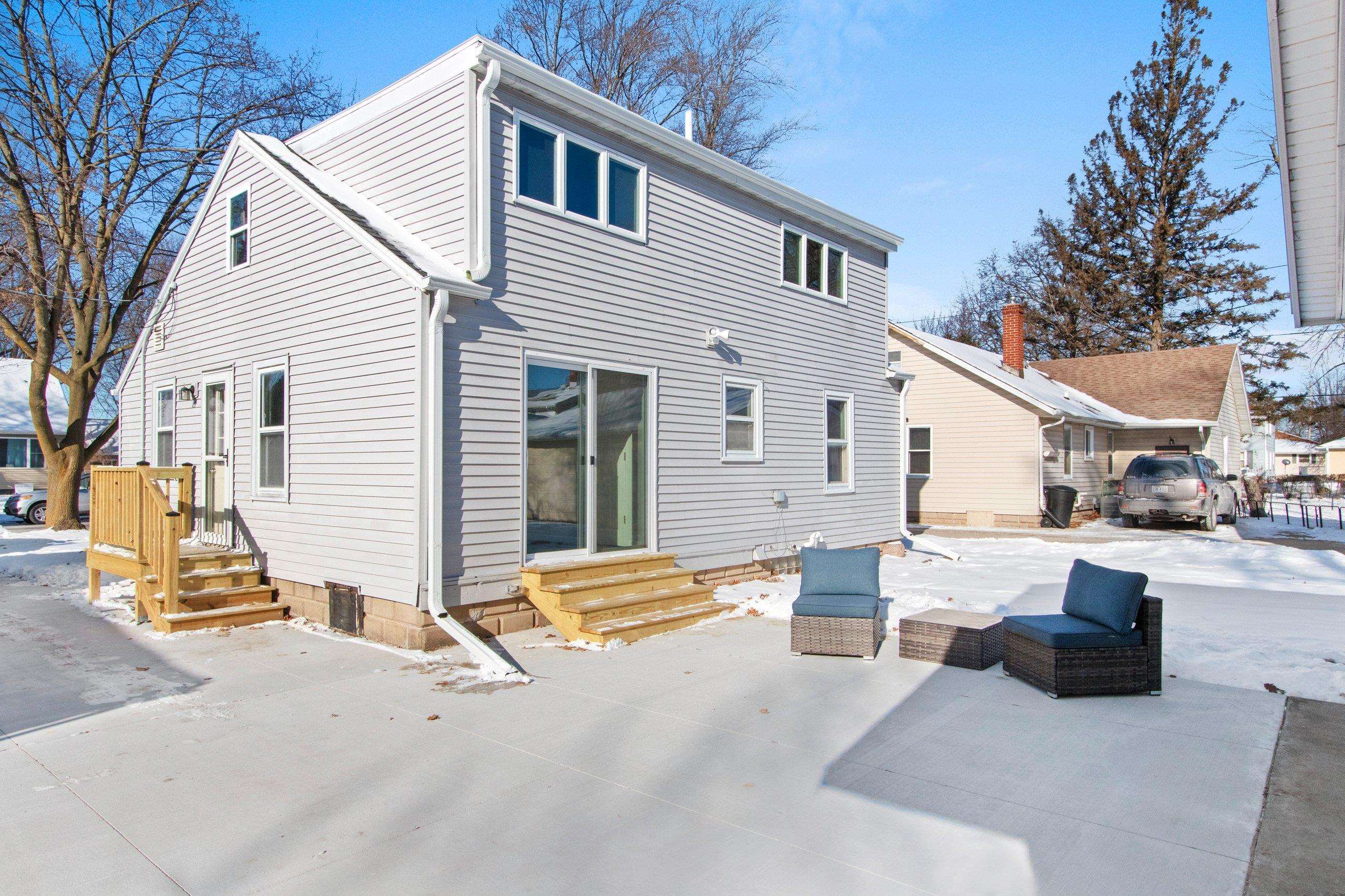 904 North Gillett Street Appleton, WI 54914 - Photo 7 of 37