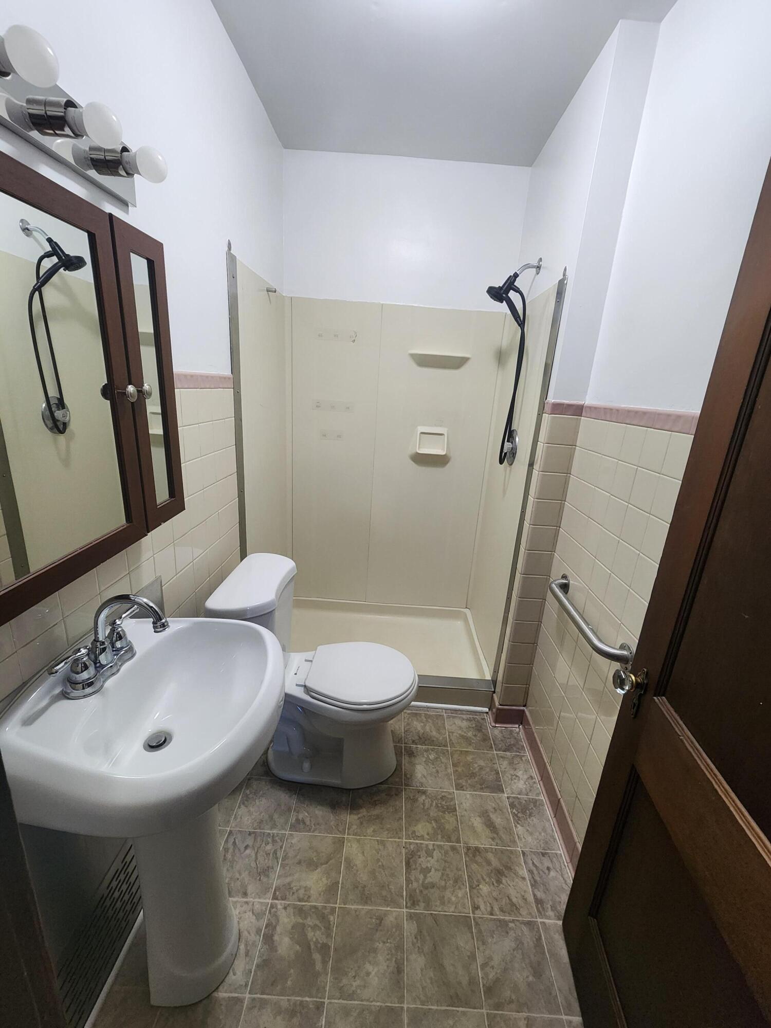 1604 Main Street Union Grove, WI 53182 - Photo 21 of 56 1000053719