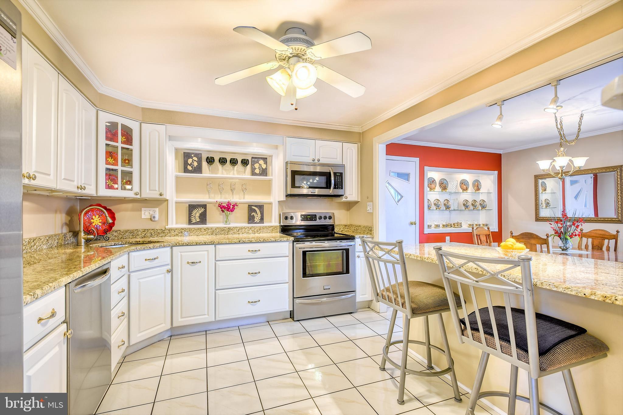 934 Starbit Road Baltimore, MD 21286 - Photo 3 of 59 Gallery Image 3