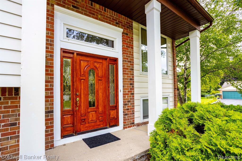 22512 Sheridan Road Novi, MI 48375 - Photo 4 of 37