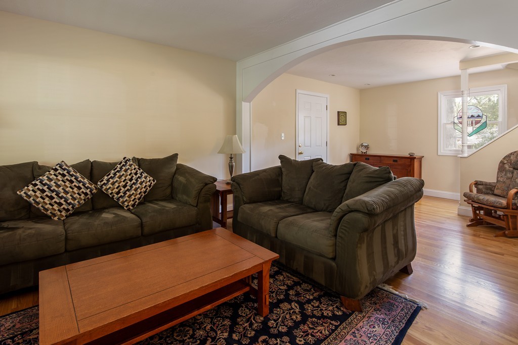27 Priscilla Road Hopkinton, MA 01748 - Photo 12 of 30 Gallery Image 12