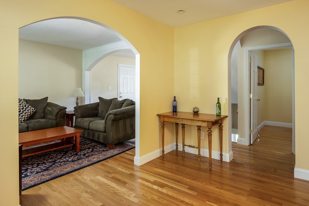 27 Priscilla Road Hopkinton, MA 01748 - Photo 15 of 30 Gallery Image 15