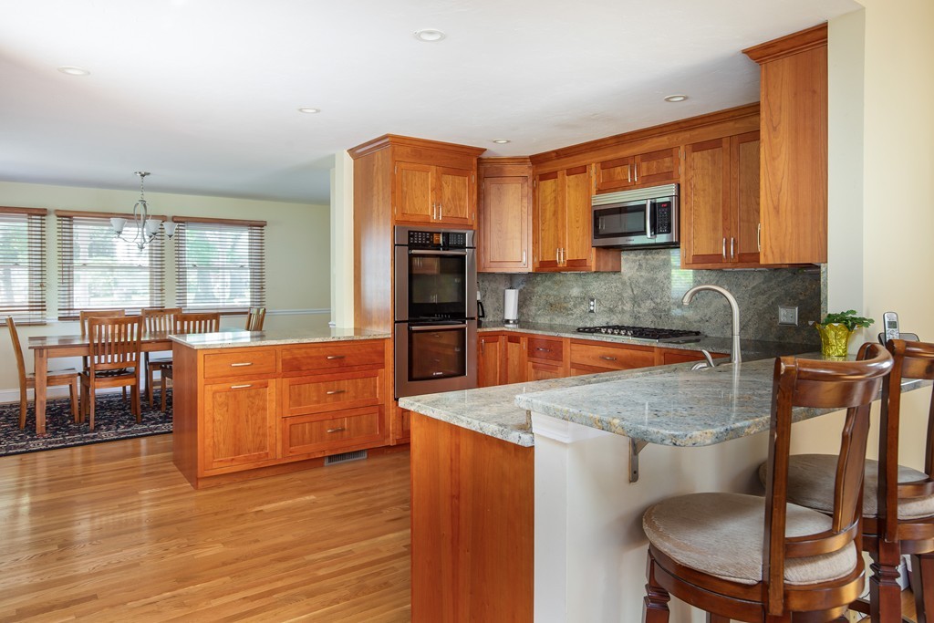 27 Priscilla Road Hopkinton, MA 01748 - Photo 7 of 30 Gallery Image 7