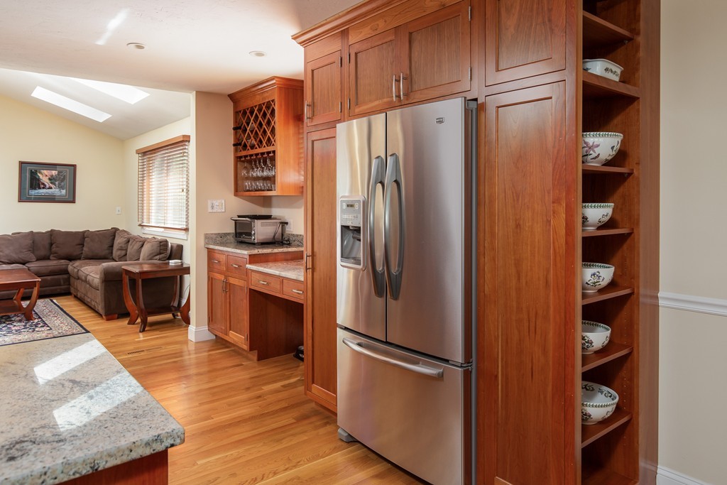 27 Priscilla Road Hopkinton, MA 01748 - Photo 8 of 30 Gallery Image 8