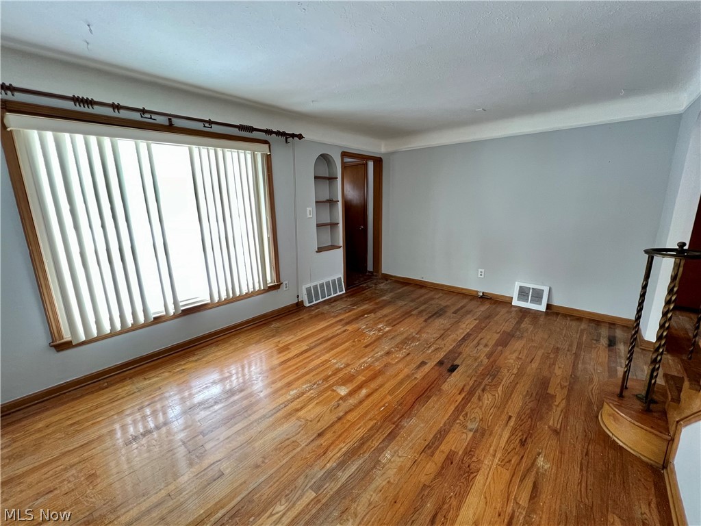 4357 Ingleside Road Warrensville Heights, OH 44128 - Photo 4 of 23