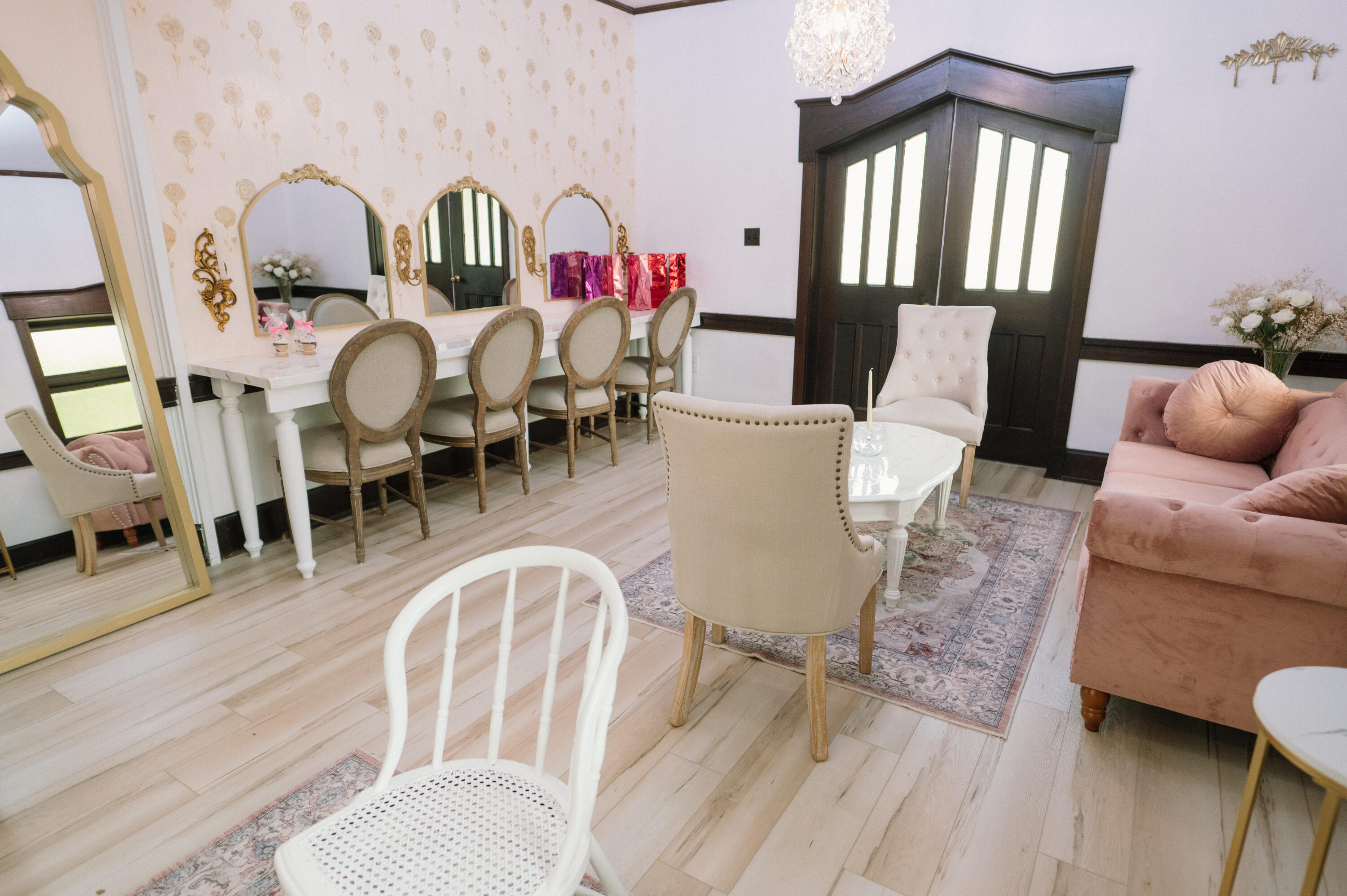 303 South Bragg Street Perryville, KY 40468 - Photo 17 of 24 bridal suite