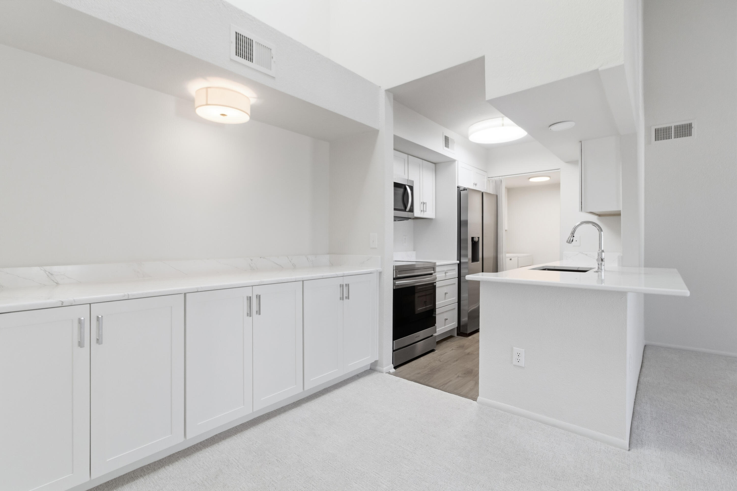 1481 Center Street, Unit 603 Mount Pleasant, SC 29464 - Photo 11 of 38 Kitchen