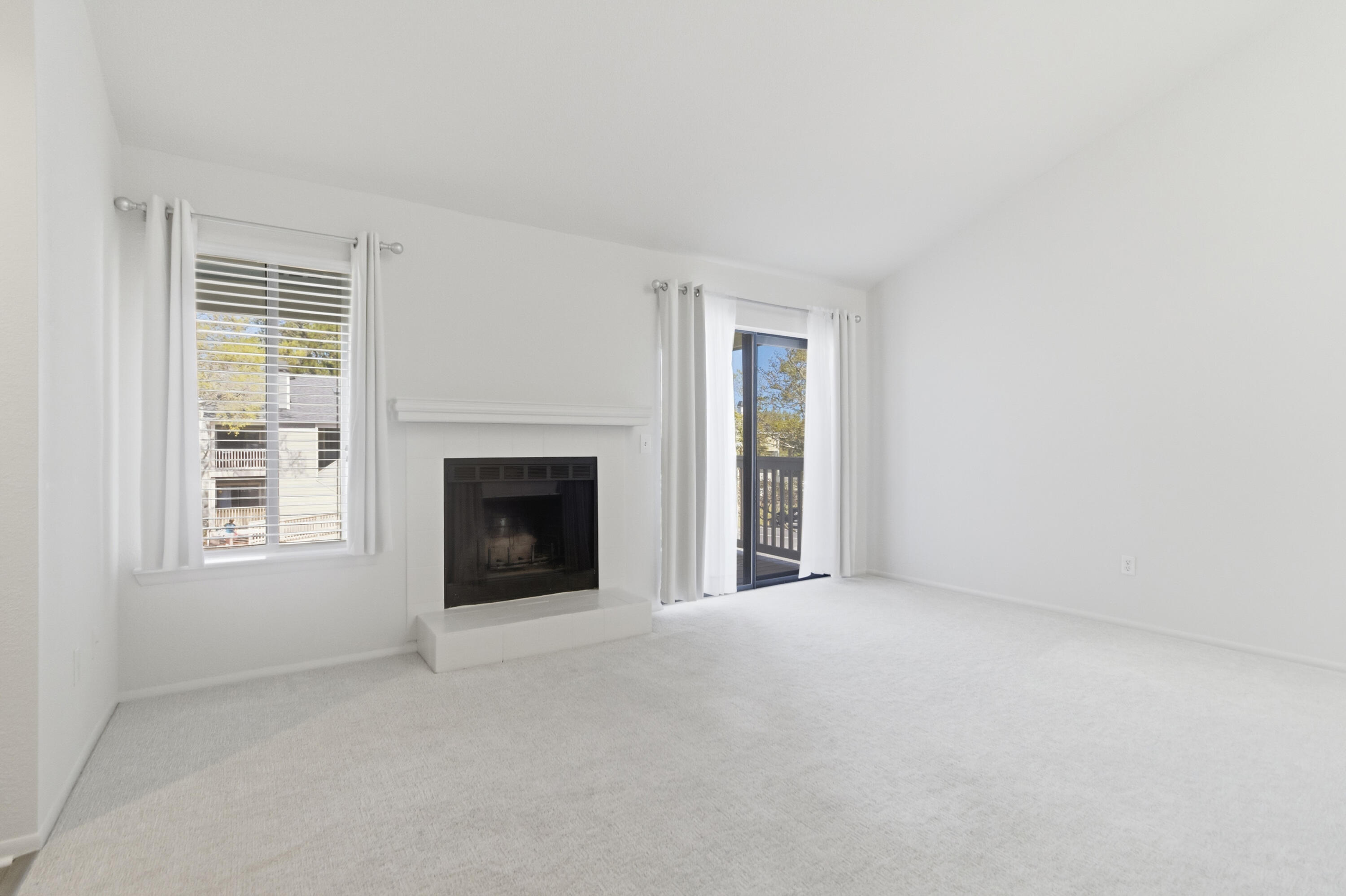 1481 Center Street, Unit 603 Mount Pleasant, SC 29464 - Photo 19 of 38 Living Room