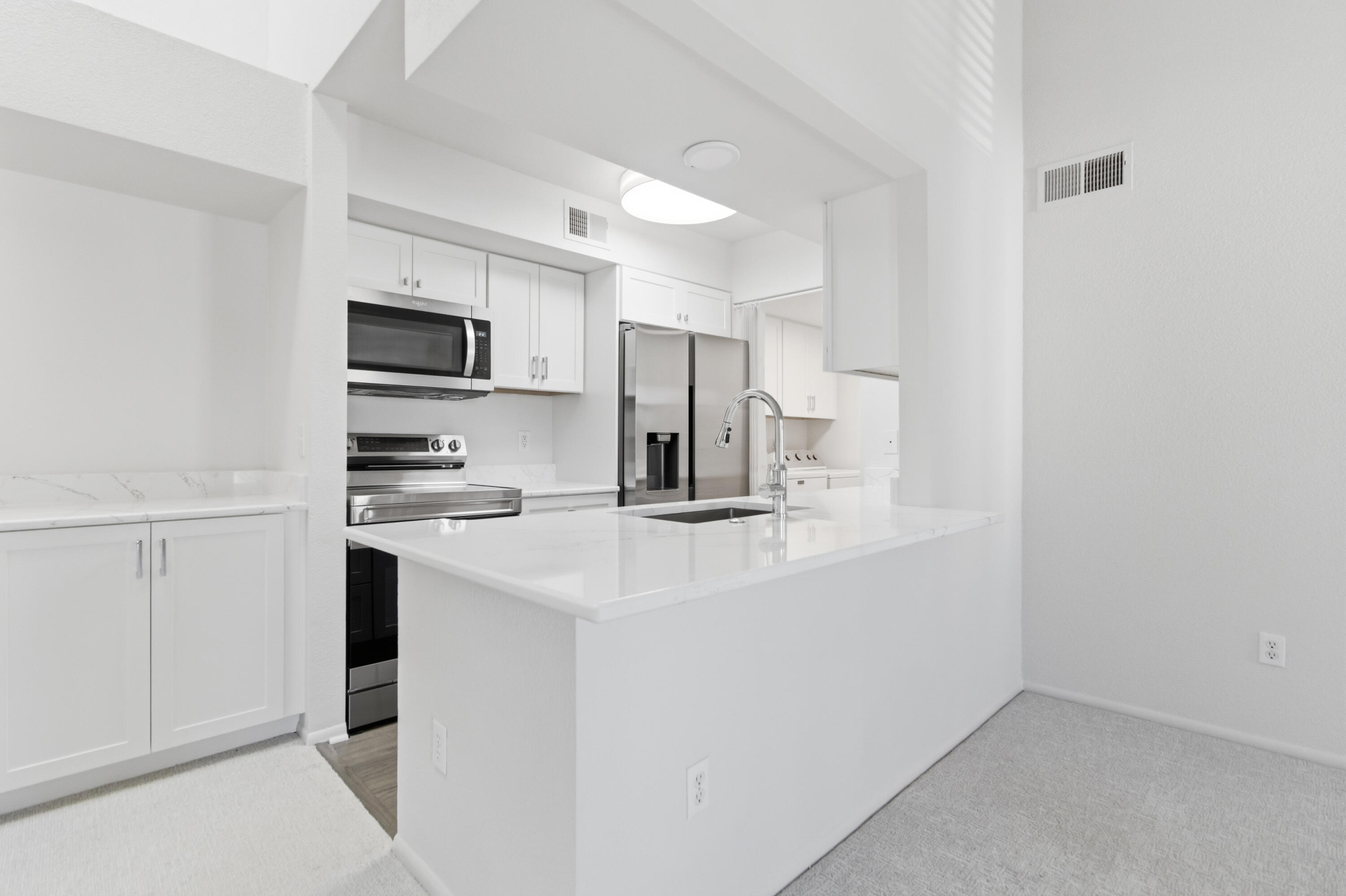 1481 Center Street, Unit 603 Mount Pleasant, SC 29464 - Photo 7 of 38 Kitchen