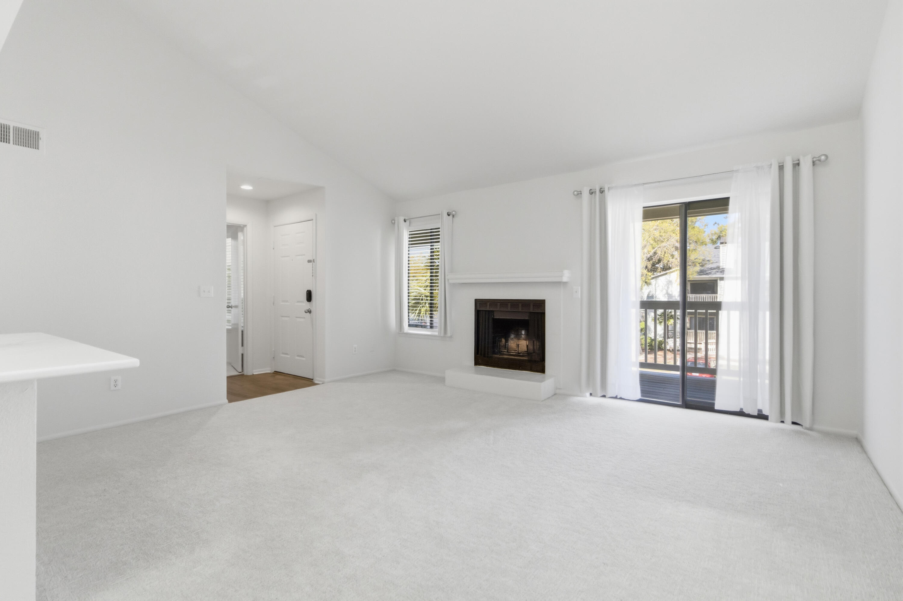 1481 Center Street, Unit 603 Mount Pleasant, SC 29464 - Photo 10 of 38 Living Room