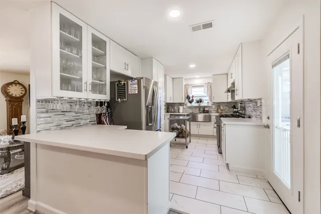 $460,000 | 5002 Beechnut Street, Houston, TX 77096