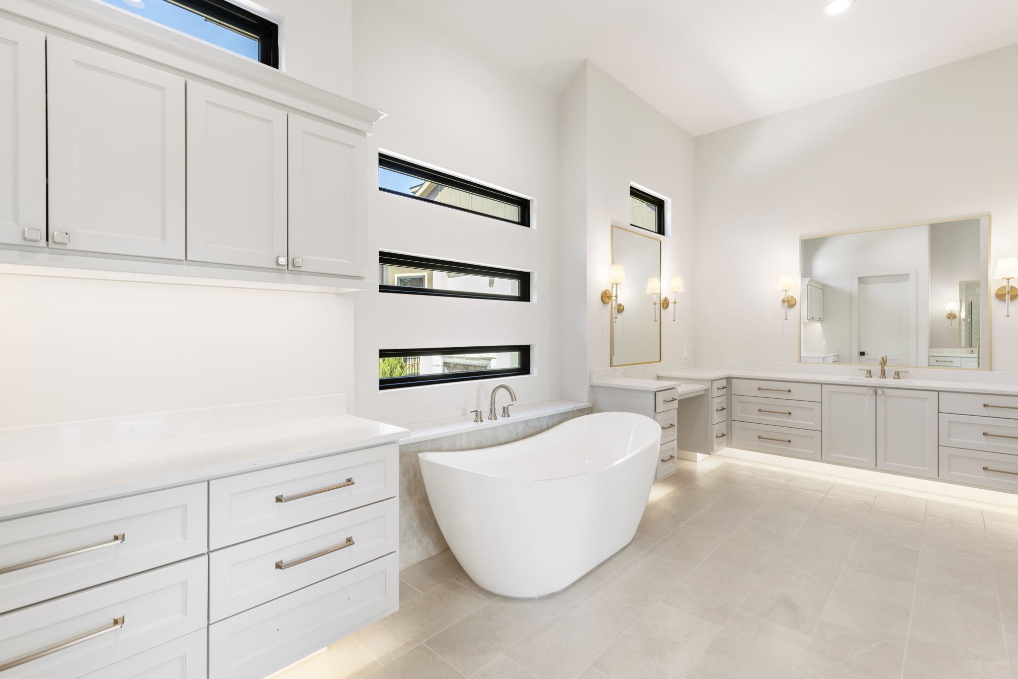 14114 Ripple Rdg Drive Willis, TX 77318 - Photo 13 of 26 Soak in the tub for pure relaxation!