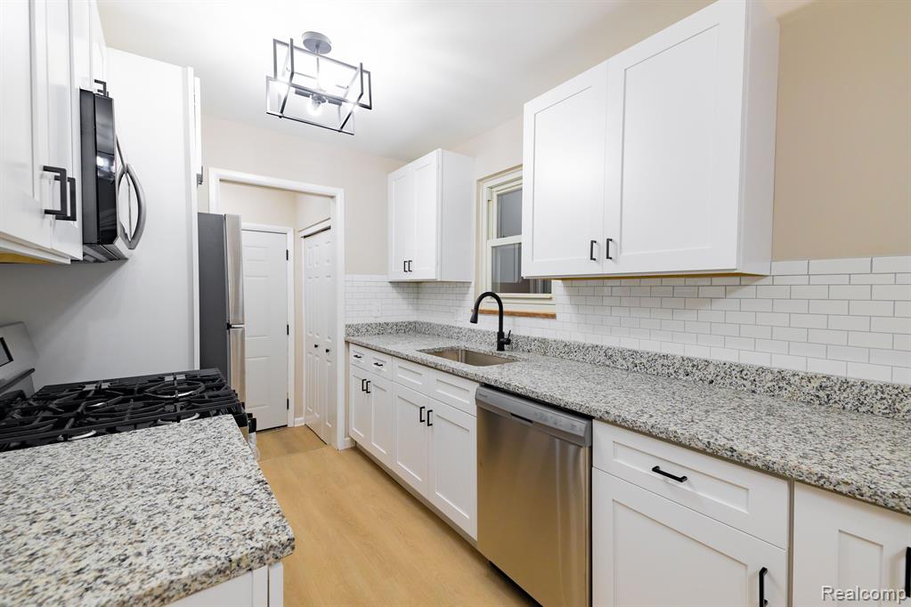 36966 Greenbush Road Wayne, MI 48184 - Photo 9 of 33 Gallery Image 9