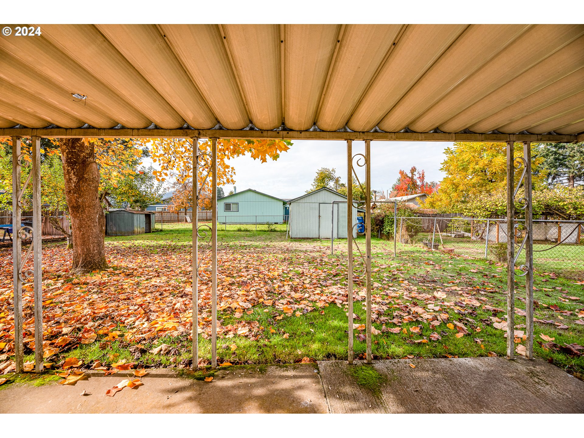 666 South 37th Street Springfield, OR 97478 - Photo 26 of 31