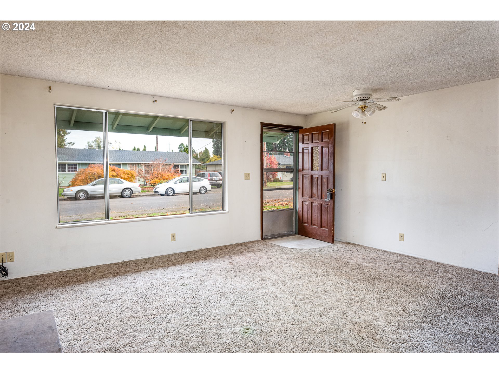 666 South 37th Street Springfield, OR 97478 - Photo 5 of 31