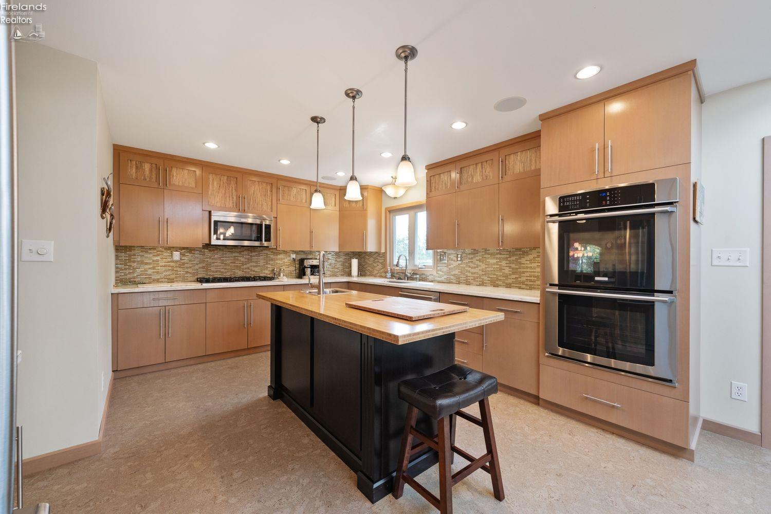5415 Isch Road Walbridge, OH 43465 - Photo 9 of 33 Gallery Image 9