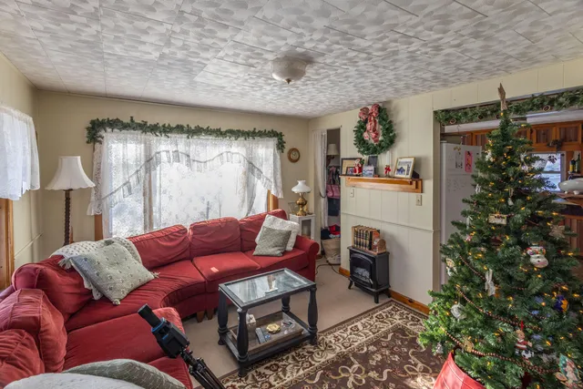 $399,000 | 27 Lawrence Avenue, Thomaston, ME 04861