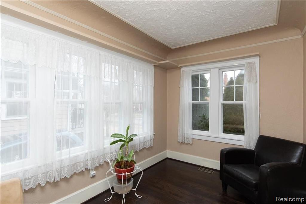 137 Chippewa Road Pontiac, MI 48341 - Photo 8 of 30