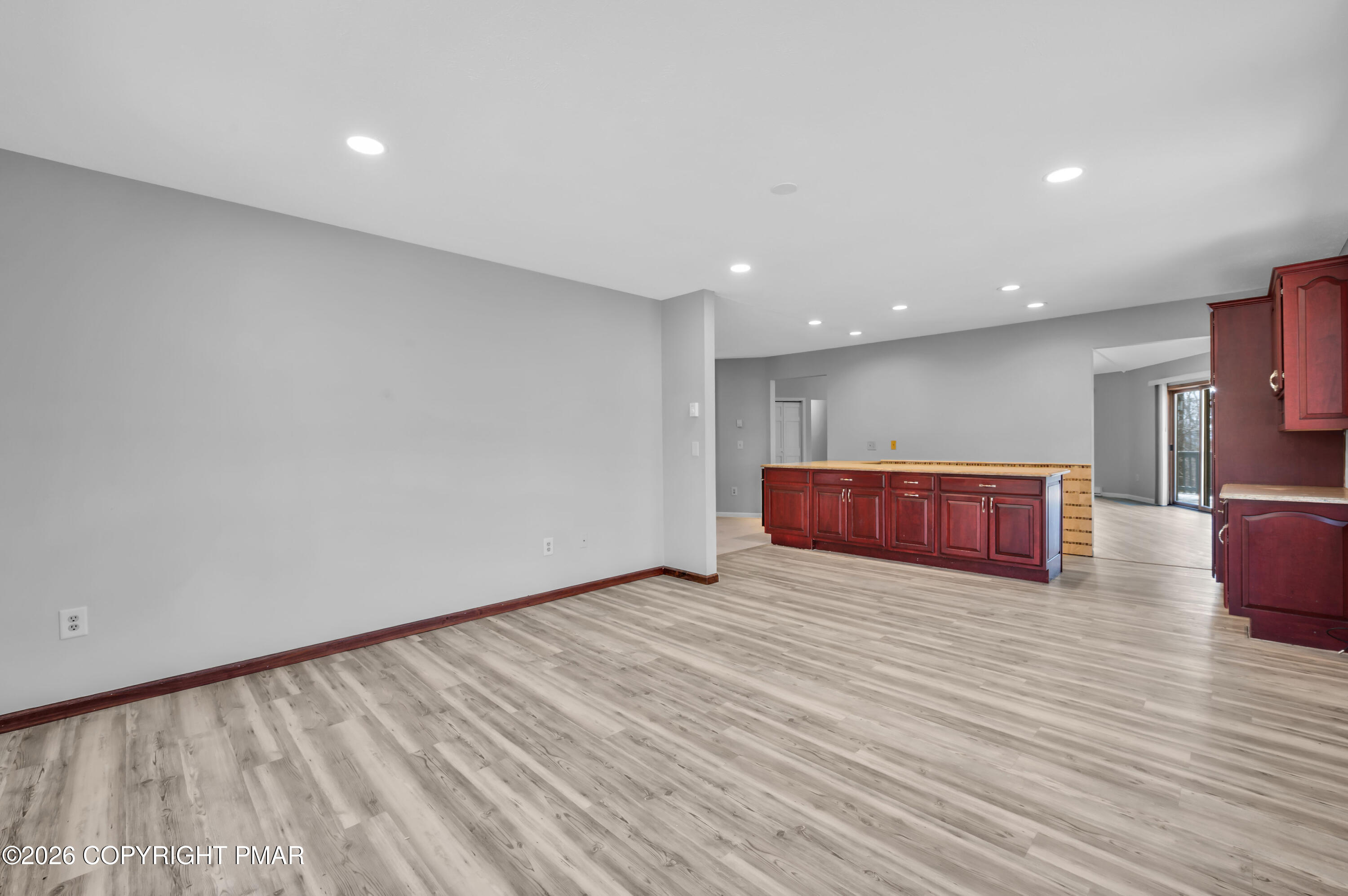 1093 Lancaster Drive Bushkill, PA 18324 - Photo 13 of 41 CHR_2118