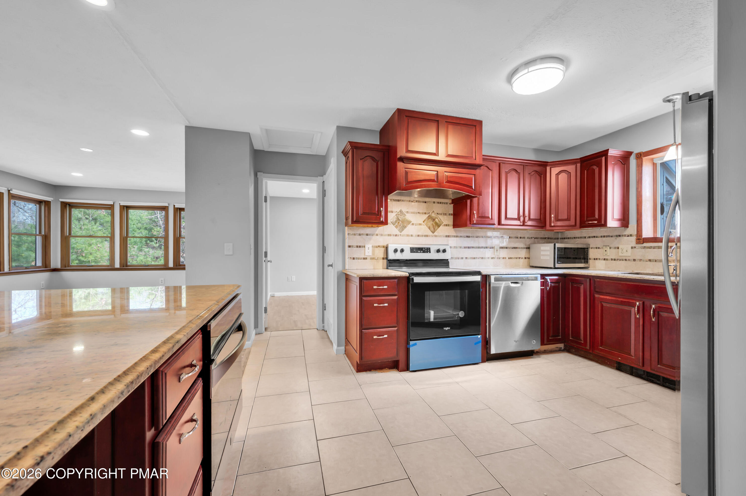 1093 Lancaster Drive Bushkill, PA 18324 - Photo 16 of 41 CHR_2091