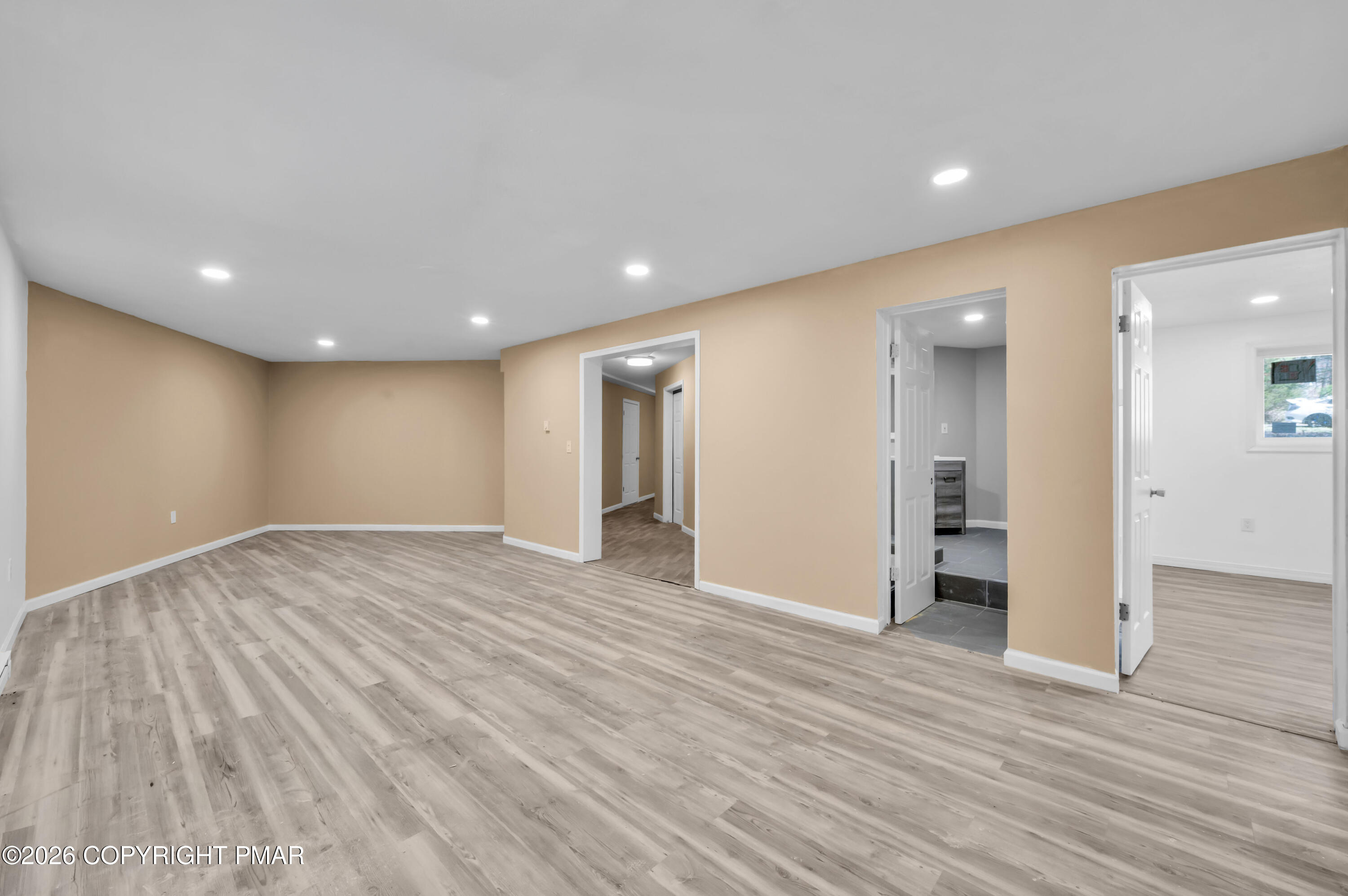 1093 Lancaster Drive Bushkill, PA 18324 - Photo 31 of 41 CHR_2220