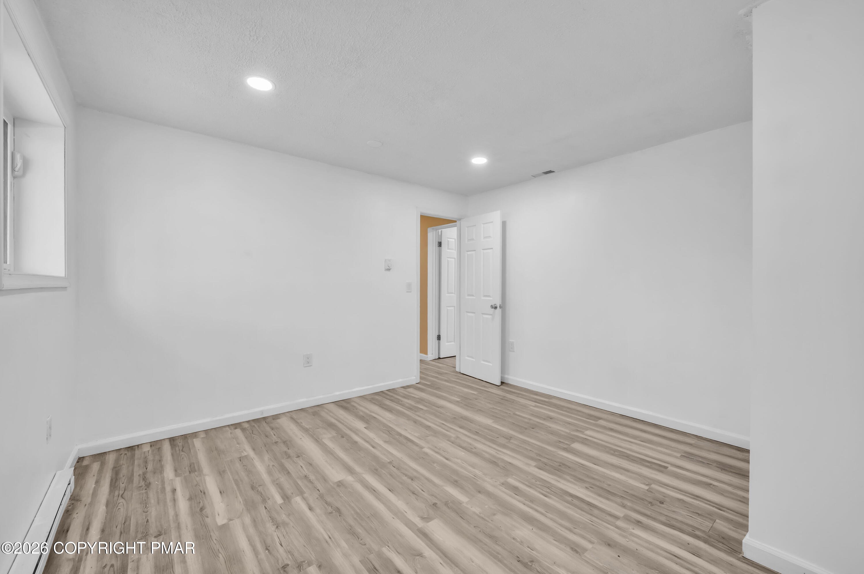 1093 Lancaster Drive Bushkill, PA 18324 - Photo 35 of 41 CHR_2238