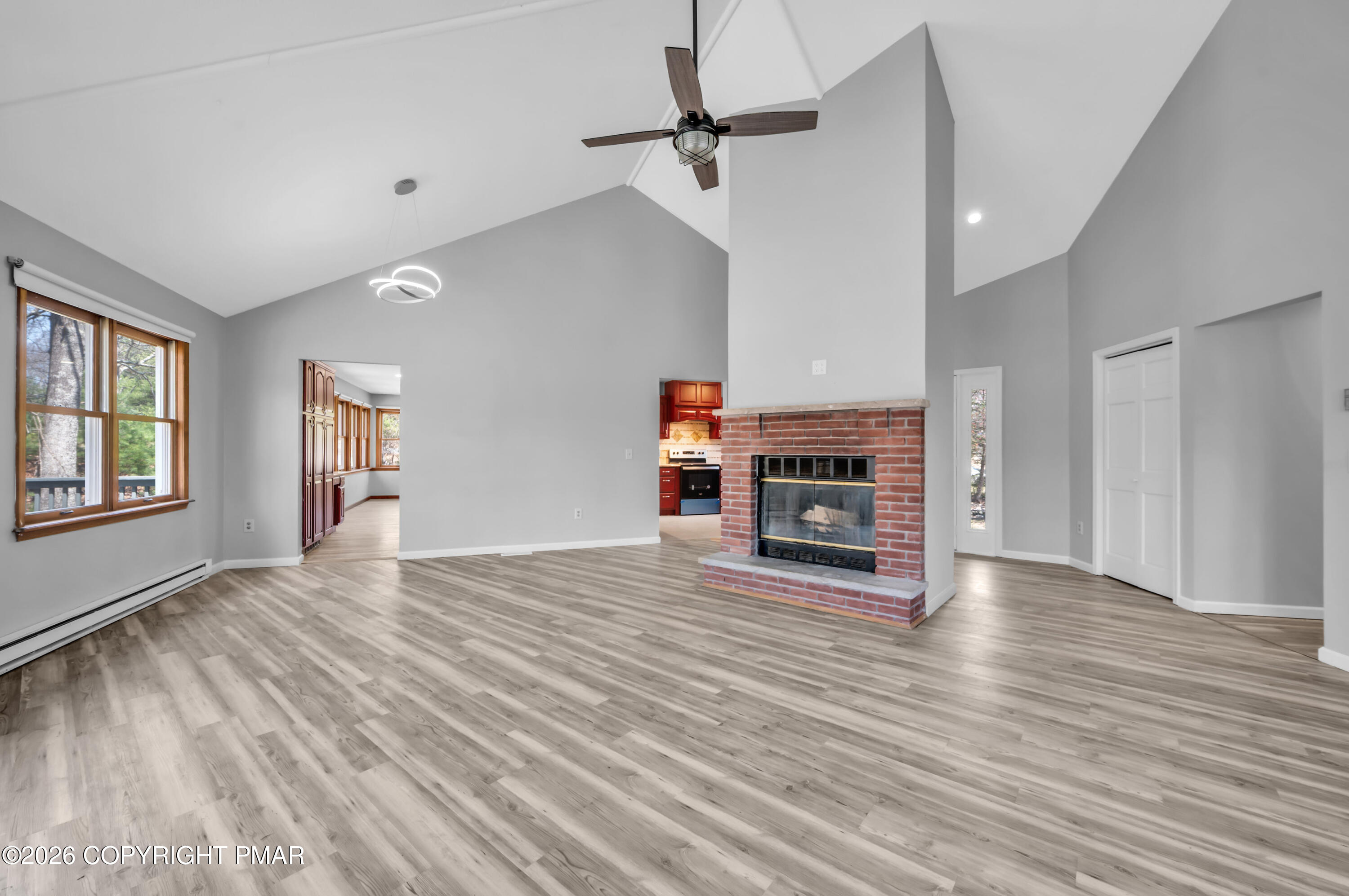 1093 Lancaster Drive Bushkill, PA 18324 - Photo 9 of 41 CHR_2064